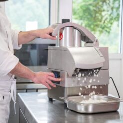 2026 KUTTER JUURVILJATÜKELDAJA Sammic Combi CK-38V - 2in1: köögiviljade lõikur (450 kg/h) + kutter 8-liitrise kausiga.